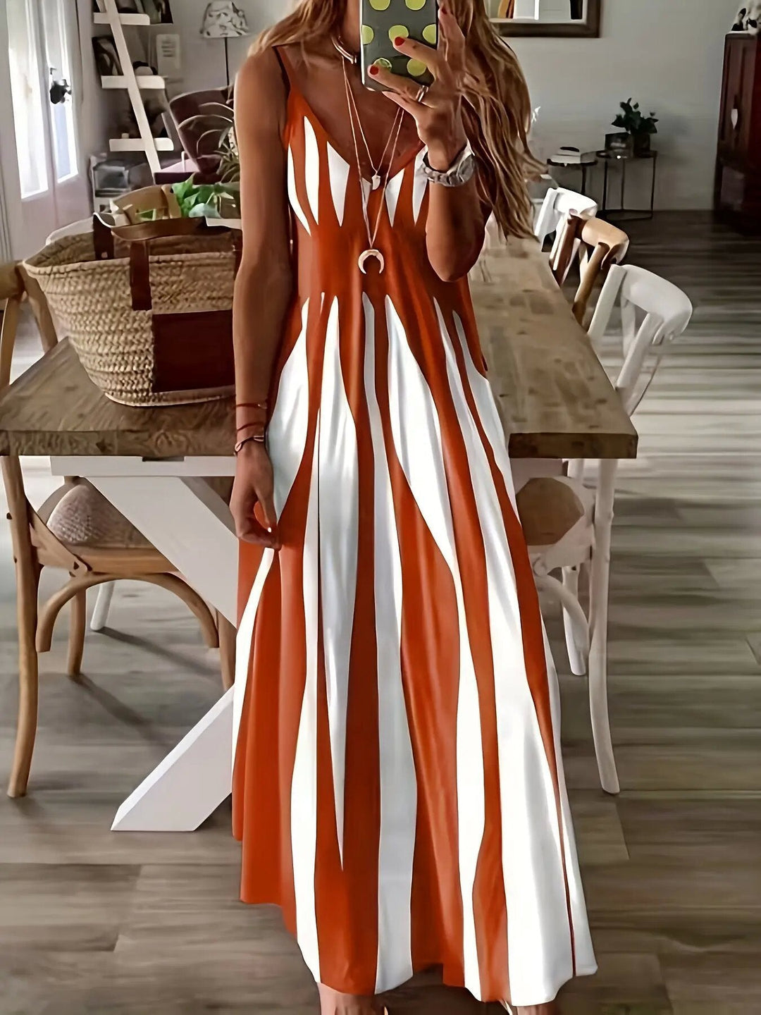 👗✨ Randig maxiklänning med spagettiband och hög midja