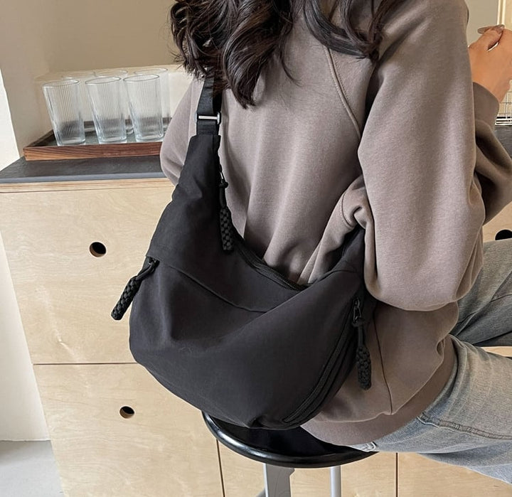 🎉Hot Sales - 50% OFF😍Designer Direct Sales👜Kvinnor Mode Plain Color Nylon Crossbody Hobo Bag
