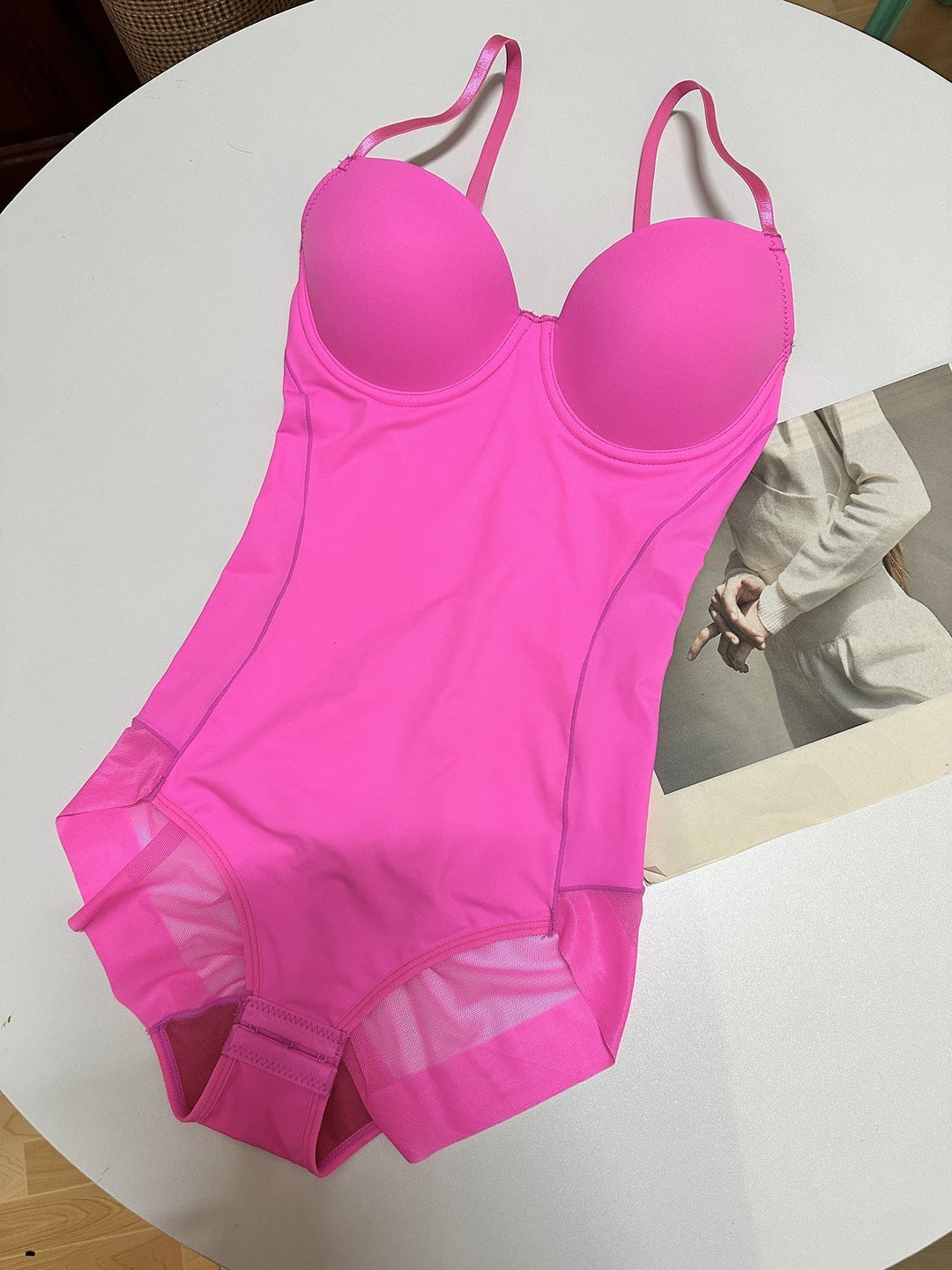 Shapewear-Bodysuit med Behå – Rynkad, Smalande & Justerbar Midja – Smid Passform & Komfort ✨