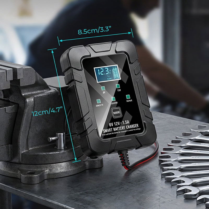 🔋⚡ Smart batteriladdare | Automatisk spänningsavkänning · Smart överladdningsskydd · Pulsåterställning · Flera skyddsfunktioner · LCD-skärm