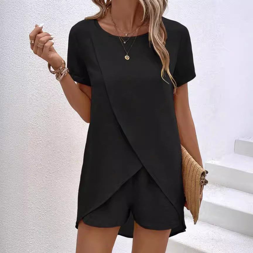 💃 Damset med Oregelbunden Topp & Shorts – Enfärgat Tyg, Trendig Design & Perfekt För Sommaren ☀️