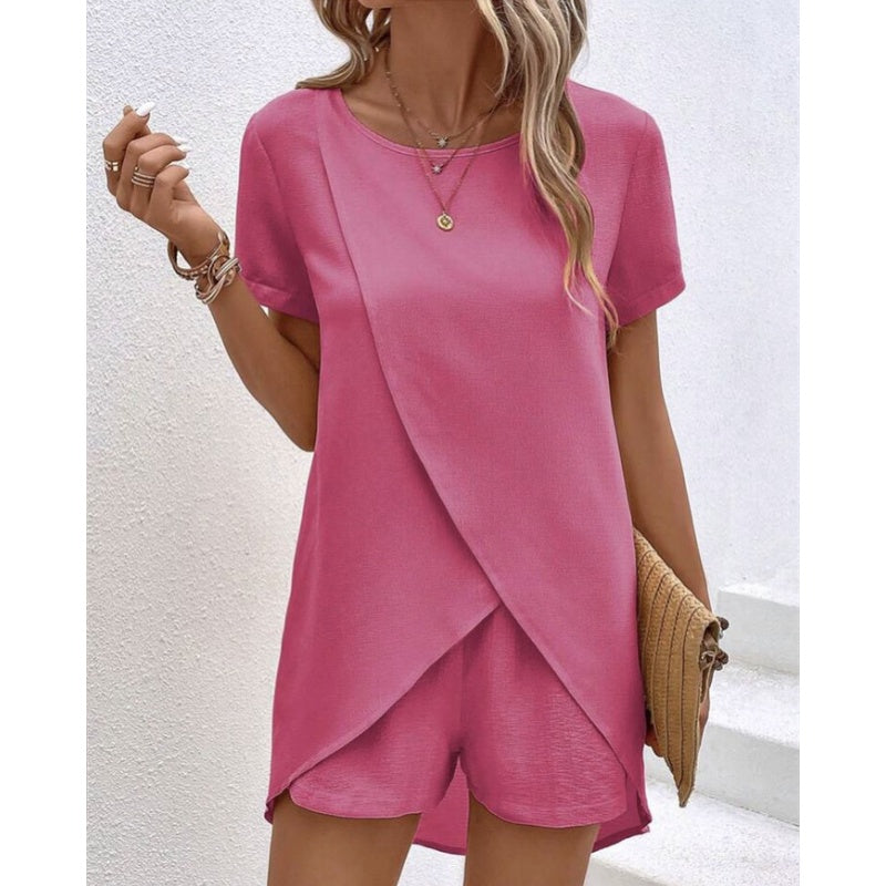 💃 Damset med Oregelbunden Topp & Shorts – Enfärgat Tyg, Trendig Design & Perfekt För Sommaren ☀️
