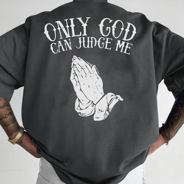 🙏 T-shirt med motiv av en man som ber med händerna ihop ✨